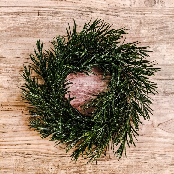 Christmas Holiday Candle Holder Wreath Centerpiece - Picture 2 of 2